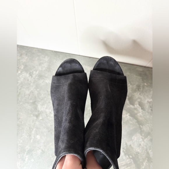 Vince black Addison suede black ankle boots bootie size 6.5 open toe block heel - Picture 4 of 9